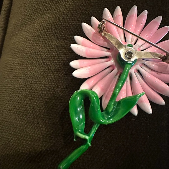 Enamel Mod Flower Brooch 1960s Pink Daisy Flower Pin - Picture 5 of 6